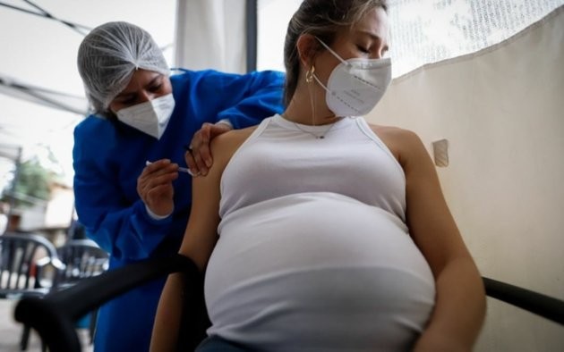 EEUU aprueba una vacuna para embarazadas que previene la bronquiolitis en sus bebés | Internacionales