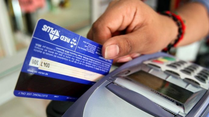 Aumenta a $18.000 la devolución del IVA para compras hechas por jubilados | Economía