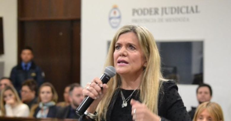 En medio un juicio un preso intentó apuñalar a la fiscal: ella lo frenó con gas pimienta | Actualidad
