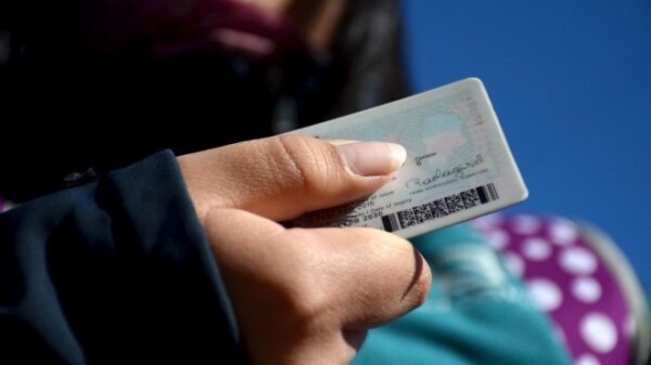 Una mujer suprimirá su apellido paterno por la violencia sufrida en su infancia | Actualidad