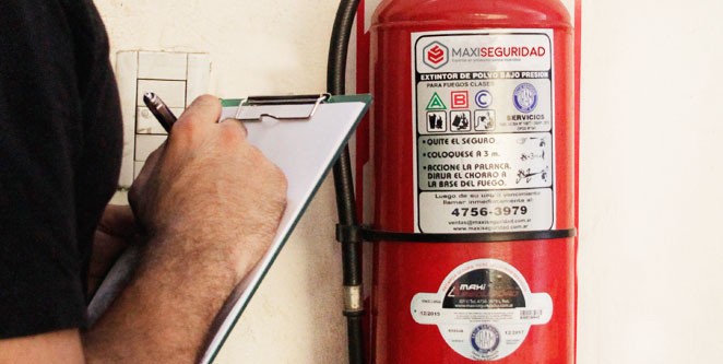 Detienen a bomberos, ingenieros y empresarios por otorgar falsos certificados en Córdoba | Actualidad