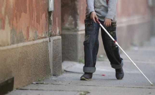 Insólita pelea de ciegos en una peatonal cordobesa: uno apuñaló a otro y fue detenido | Actualidad