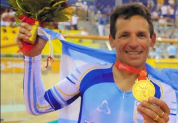 Asaltaron en su casa al campeón olímpico Juan Curuchet: le robaron hasta las medallas | Actualidad