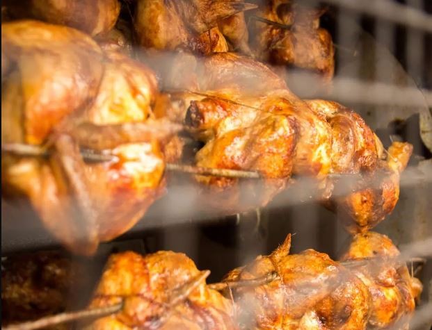 Advierten sobre la estafa del pollo al spiedo: "Lo pueden hacer con cualquier otro local de comidas" | Actualidad