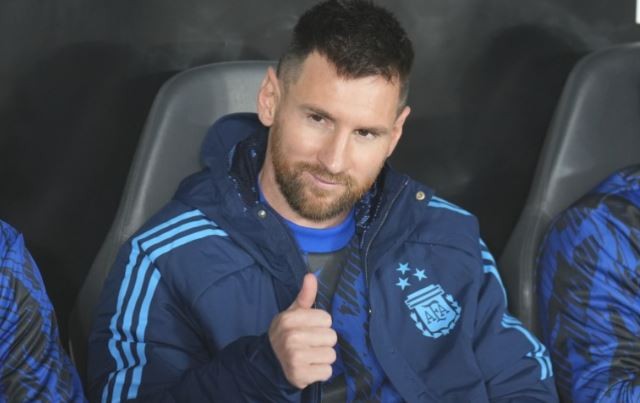 Un futbolista paraguayo escupió a Messi: "No sé ni quién es el chico éste", respondió el astro | Deportes