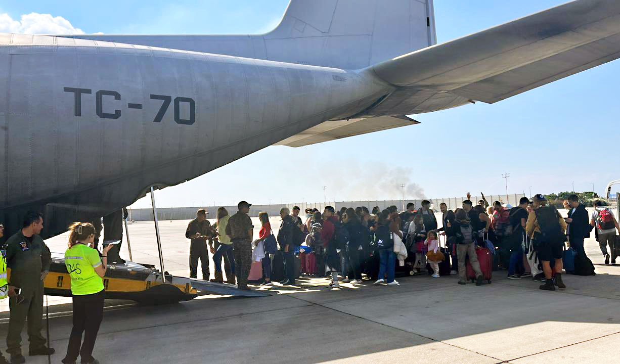 Llegó a Roma el tercer vuelo con argentinos repatriados de Israel | Actualidad