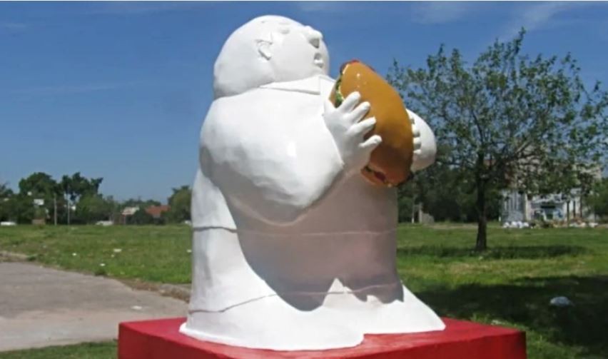 El triste final del monumento al sánguche de milanesa de Tucumán | Actualidad