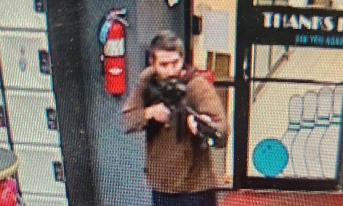 EEUU: intensa búsqueda del sospechoso de matar a 18 personas en Maine | Internacionales