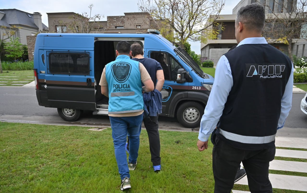 Trasladaron al "Croata" y a los otros dos detenidos a los tribunales de Lomas de Zamora | Actualidad