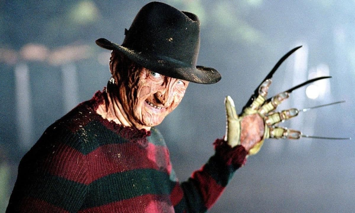Salen a subasta los guantes con filo de Freddy Krueger y otros objetos del cine de terror | Espectáculos