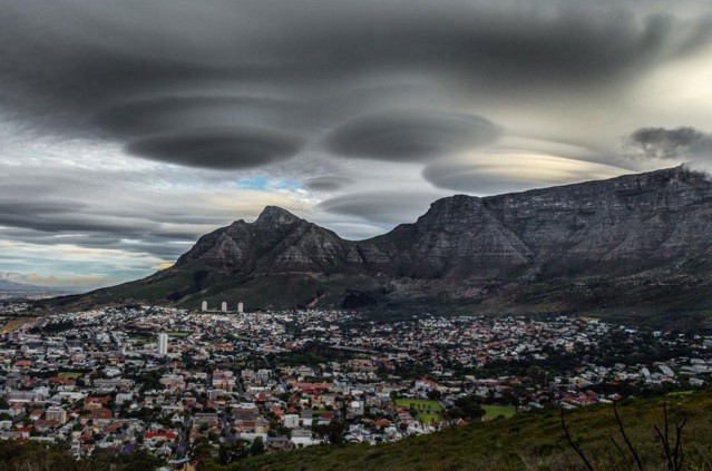 ¿Invasión alienígena? Las extrañas nubes que aparecieron en Sudáfrica | Curiosidades