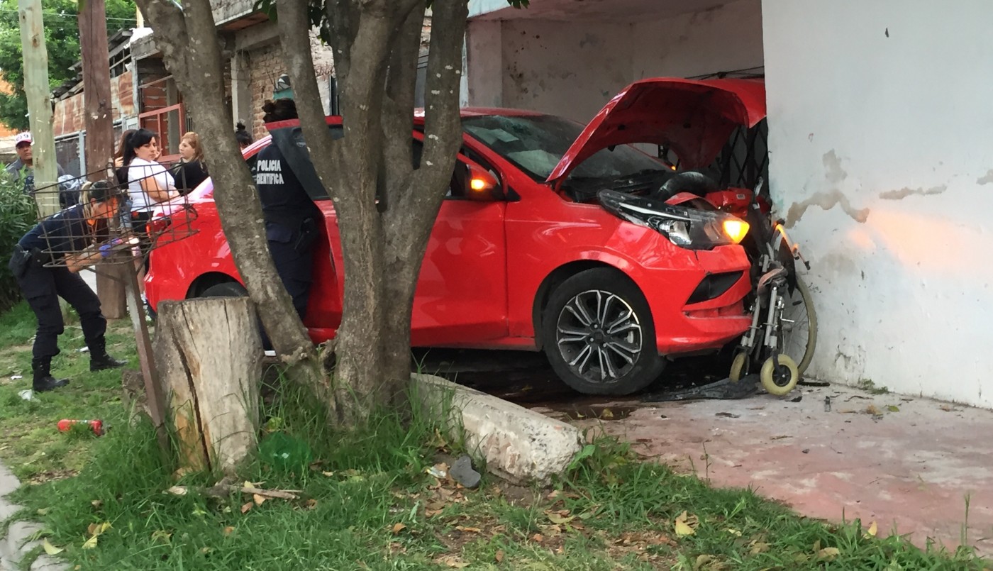 Escapaban de la Policía y atropellaron y mataron a una mujer en silla de ruedas en Isidro Casanova | Actualidad