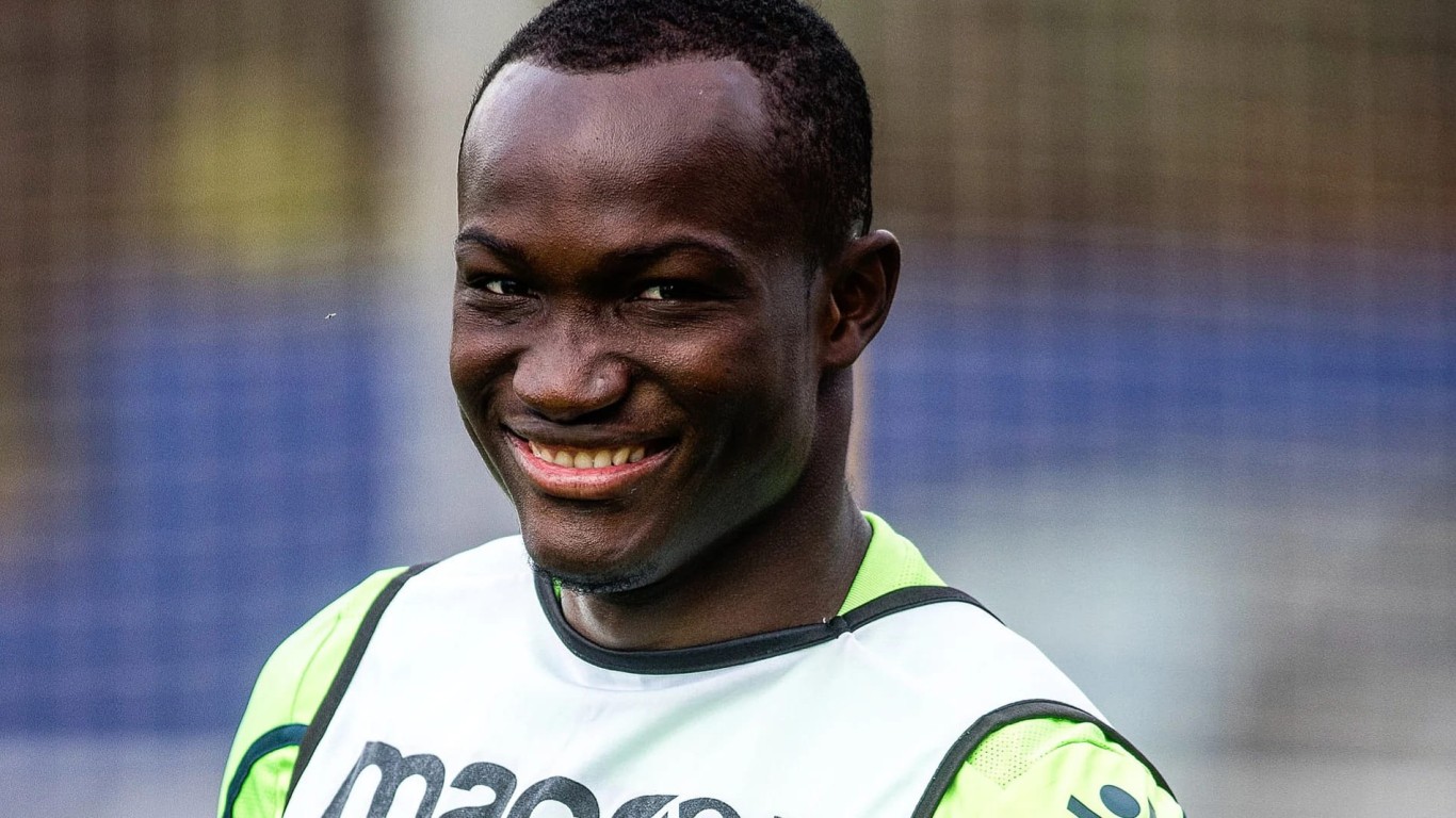 A los 28 años, murió el jugador ghanés Raphael Dwamena tras desplomarse en un partido | Deportes