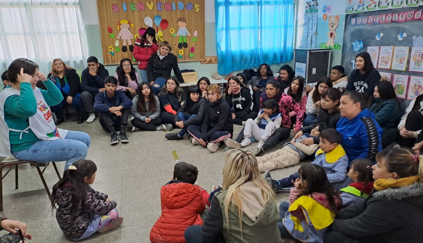 San Juan: Estudiantes secundarios, “custodios” y “tutores” de una infancia feliz | Actualidad