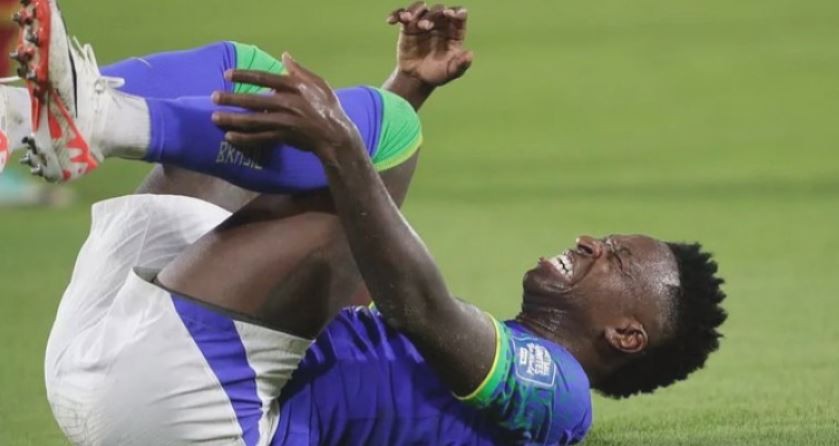 Dura baja para Brasil: se confirmó la lesión de Vinicius y no jugará ante Argentina | Deportes