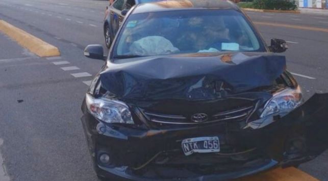 Chocaron un auto frente a la ex ESMA y lo abandonaron | Actualidad