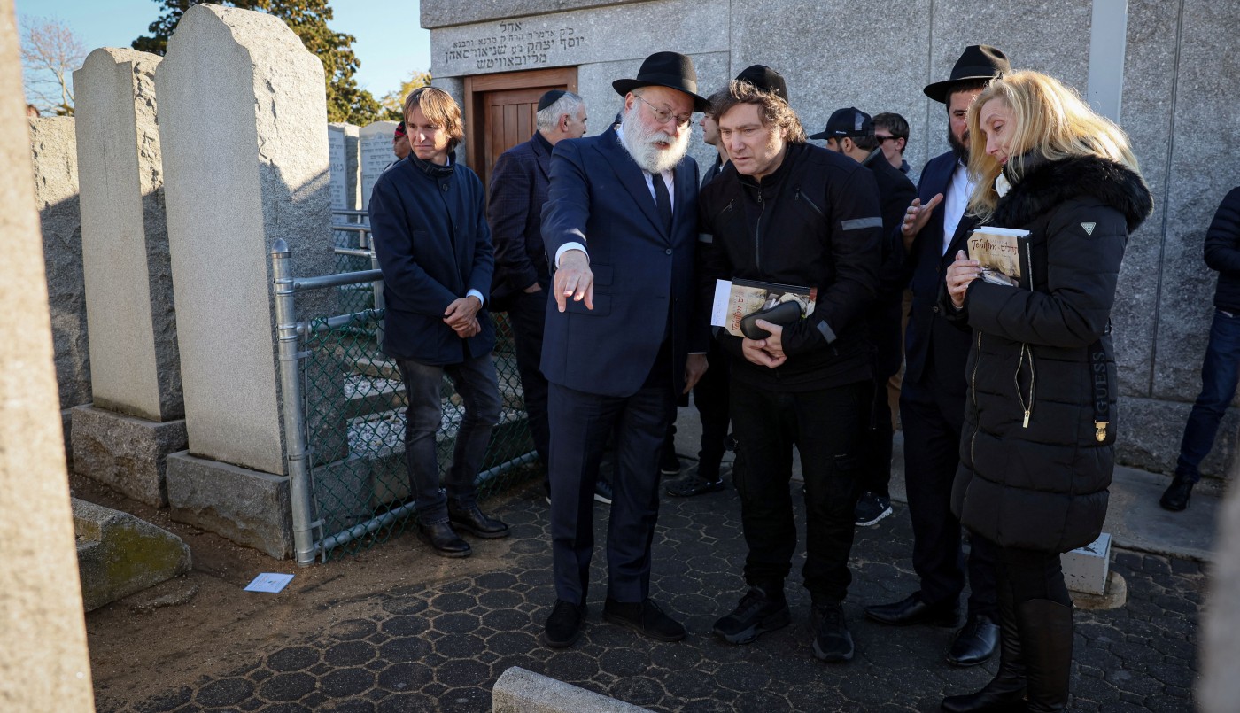 Primera parada de Milei en Estados Unidos: visitó la tumba del “rebe de Lubavitch” en Nueva York | Política