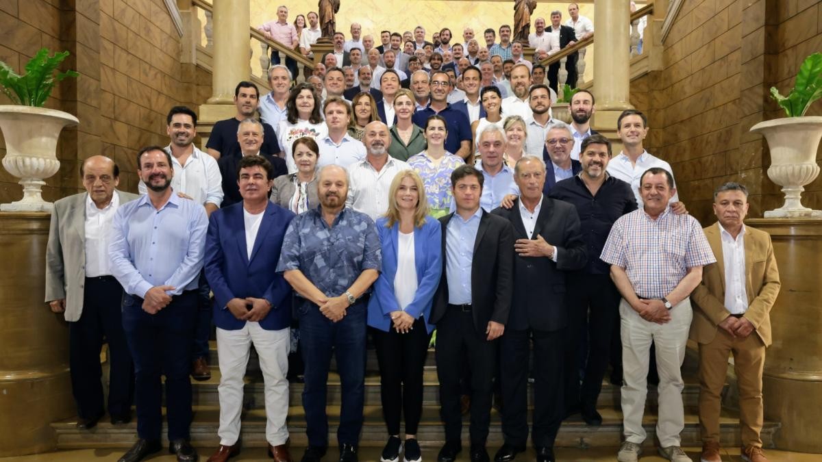 Kicillof se reunió con intendentes electos y los convocó a "trabajar para dar respuestas" | Política