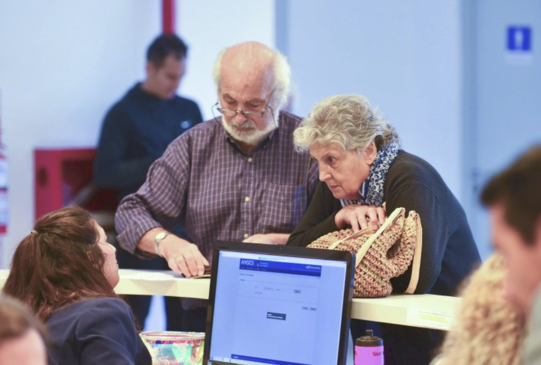 El Gobierno oficializó el bono de $55.000 para jubilados y pensionados | Actualidad