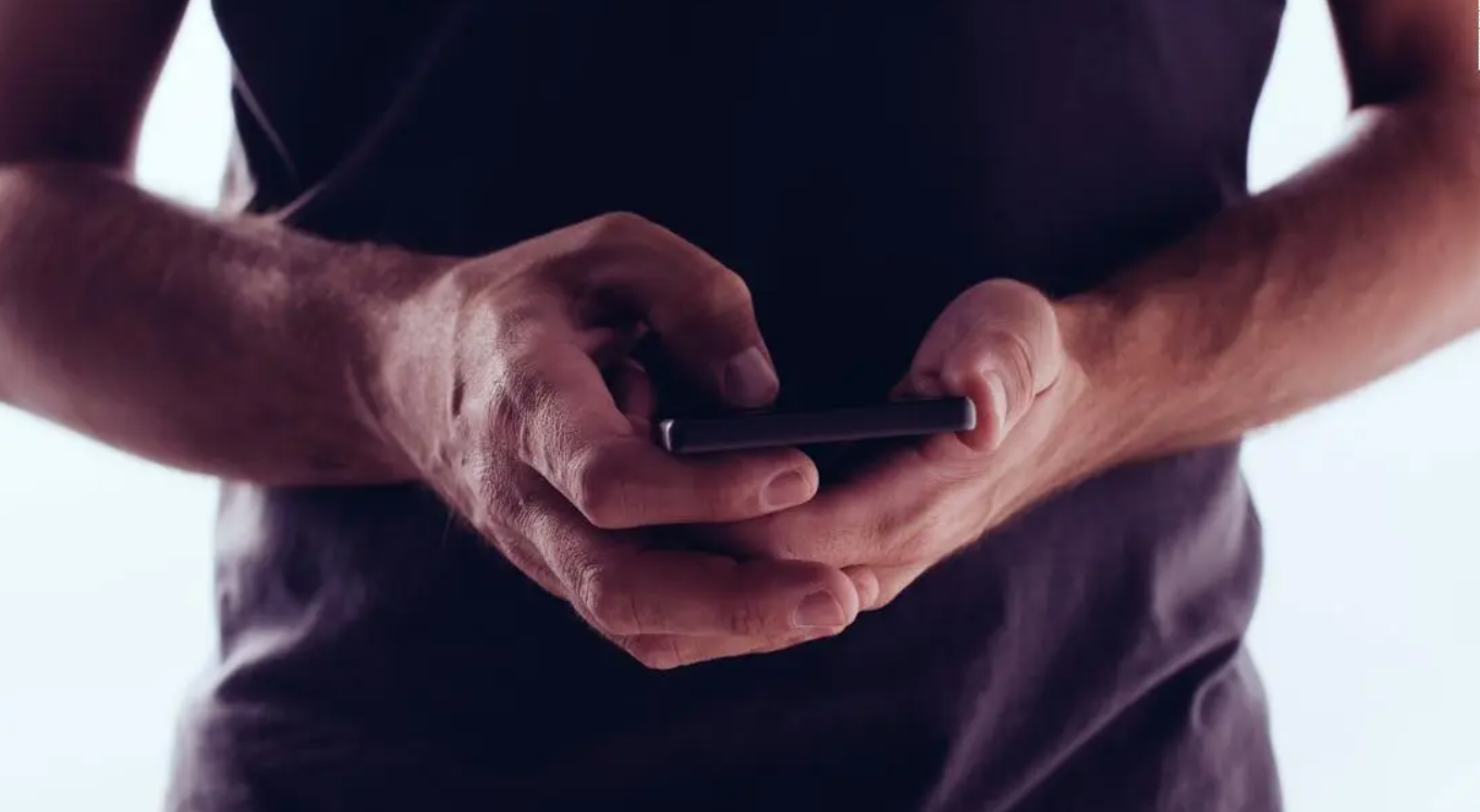 Condenado a ocho meses de prisión por amenazar vía WhatsApp a su expareja | Actualidad