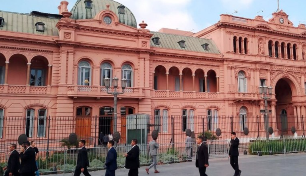 Acusado de hacer 34 amenazas de bomba en tres meses: prisión preventiva y embargo por $20 millones | Actualidad