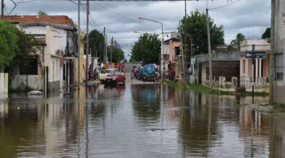 500 familias evacuadas por las intensas lluvias y la crecida de los ríos en Concordia | Actualidad