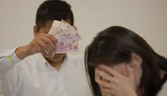La violencia económica es la segunda reportada por las mujeres, solo por detrás de la psicológica | Actualidad
