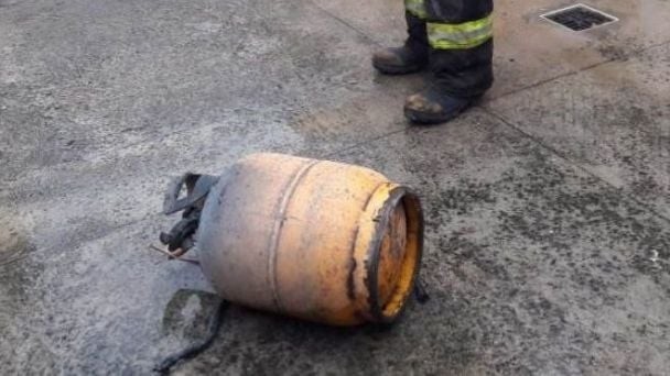 A un técnico de refrigeración le explotó una garrafa mientras trabajaba y murió | Actualidad