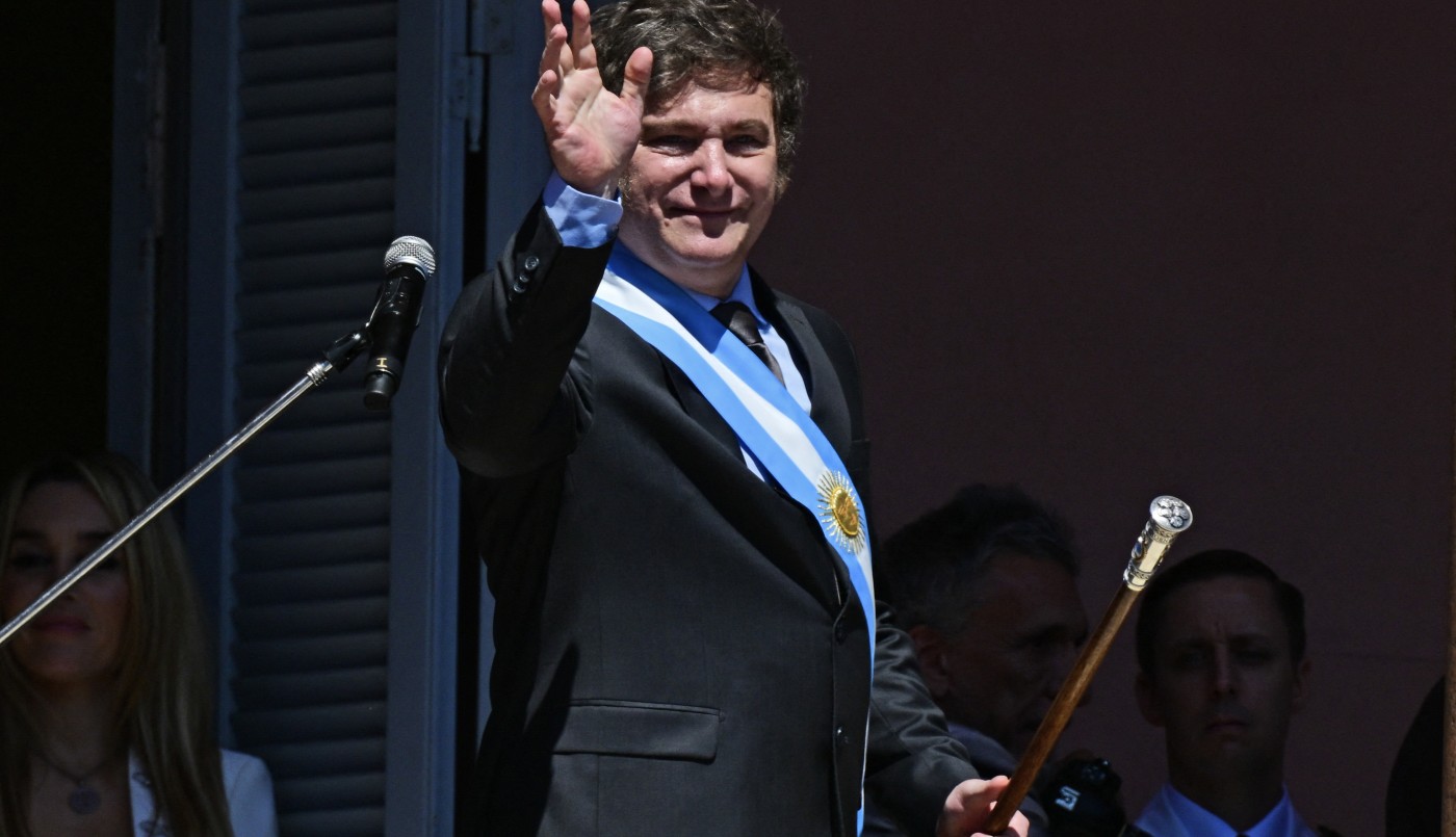 Milei firmó su primer DNU y achicó la cantidad de Ministerios: solo quedaron nueve | Política