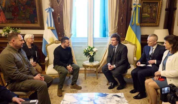 Milei y Zelenski tuvieron una reunión bilateral en Casa Rosada | Política