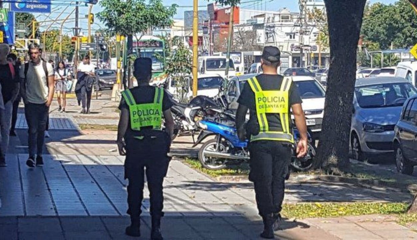 Suspenden por 90 días las licencias policiales en Santa Fe para sumar "efectivos a la calle" | Actualidad