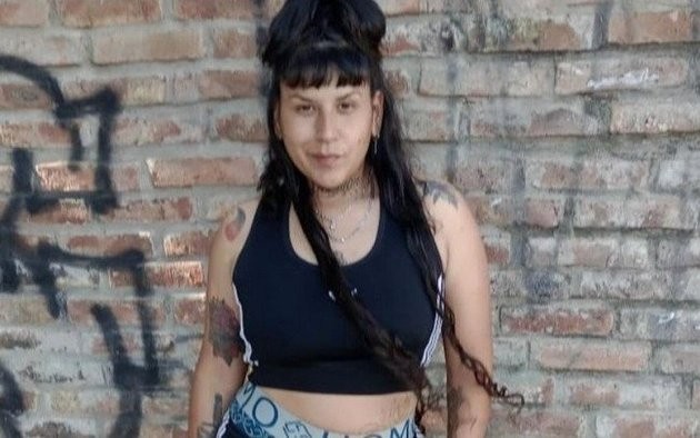 Investigan la muerte de una joven que cayó de un auto y fue atropellada por otro que venía de frente | Actualidad