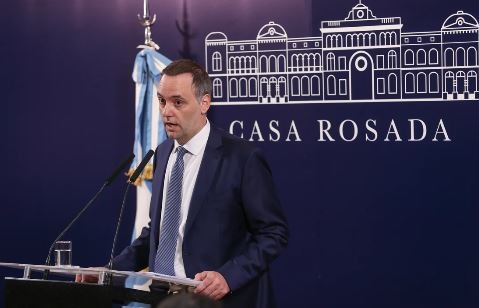 Adorni dio a conocer las primeras medidas de ajuste para “evitar la catástrofe” | Política