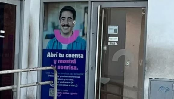 Balearon un banco de Rosario y dejaron una amenaza para Maximiliano Pullaro | Actualidad