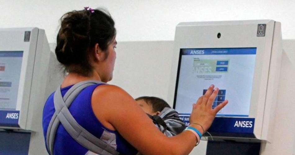 AUH y Tarjeta Alimentar: Cómo quedan los montos con el aumento anunciado | Economía