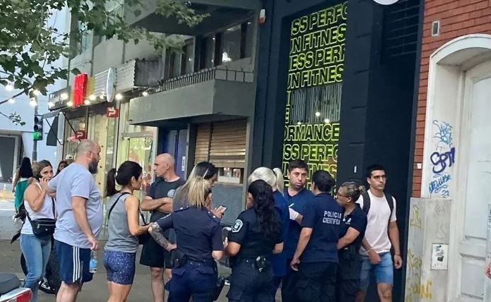 Un hombre fue hallado muerto en el baño de un gimnasio en La Plata | Actualidad