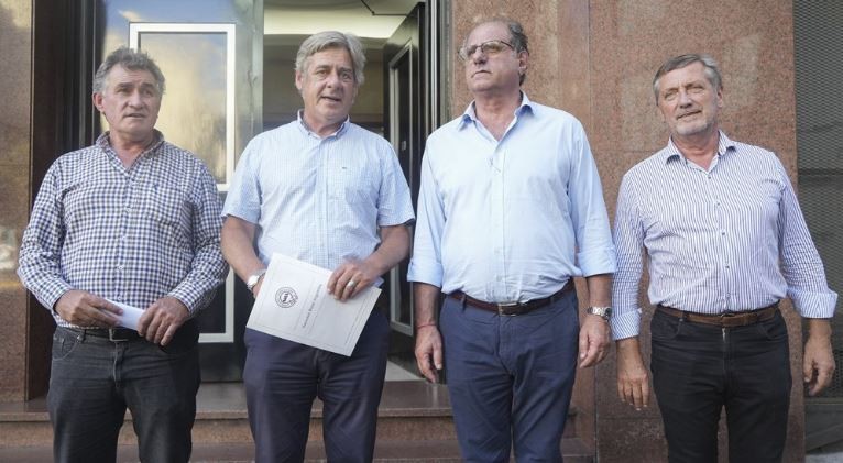 El Gobierno recibió a la Mesa de Enlace tras los anuncios de Caputo: preocupación en el sector agropecuario | Política