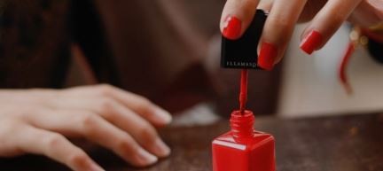 Una mujer sufrió quemaduras en el 30 % de su cuerpo cuando se preparaba para pintarse las uñas | Actualidad