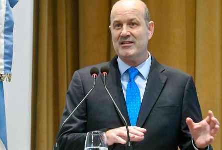 Sturzenegger defendió el DNU y cuestionó los cacerolazos y protestas que generó la medida | Política