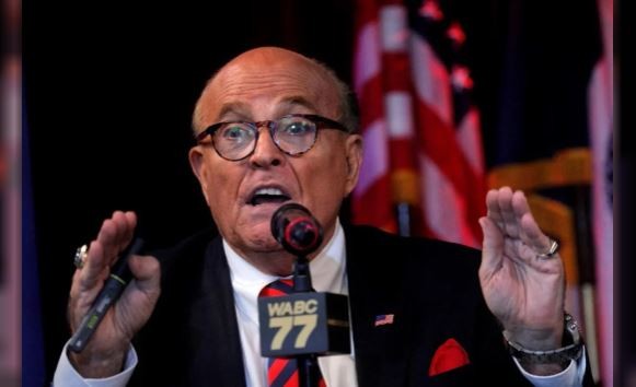 Giuliani, aliado de Trump, se declaró en quiebra tras sentencia en su contra de 148 millones dólares | Internacionales