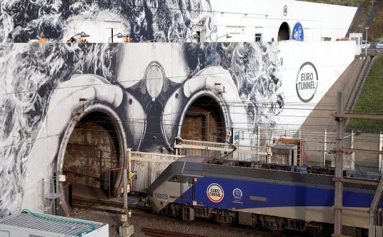 Una inesperada huelga en el Eurotunnel interrumpió el tráfico ferroviario bajo el Canal de la Mancha | Internacionales