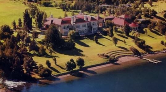 Lago Escondido: Sobreseyeron a jueces, exfuncionarios y empresarios por el viaje a la estancia de Joe Lewis en 2022 | Actualidad