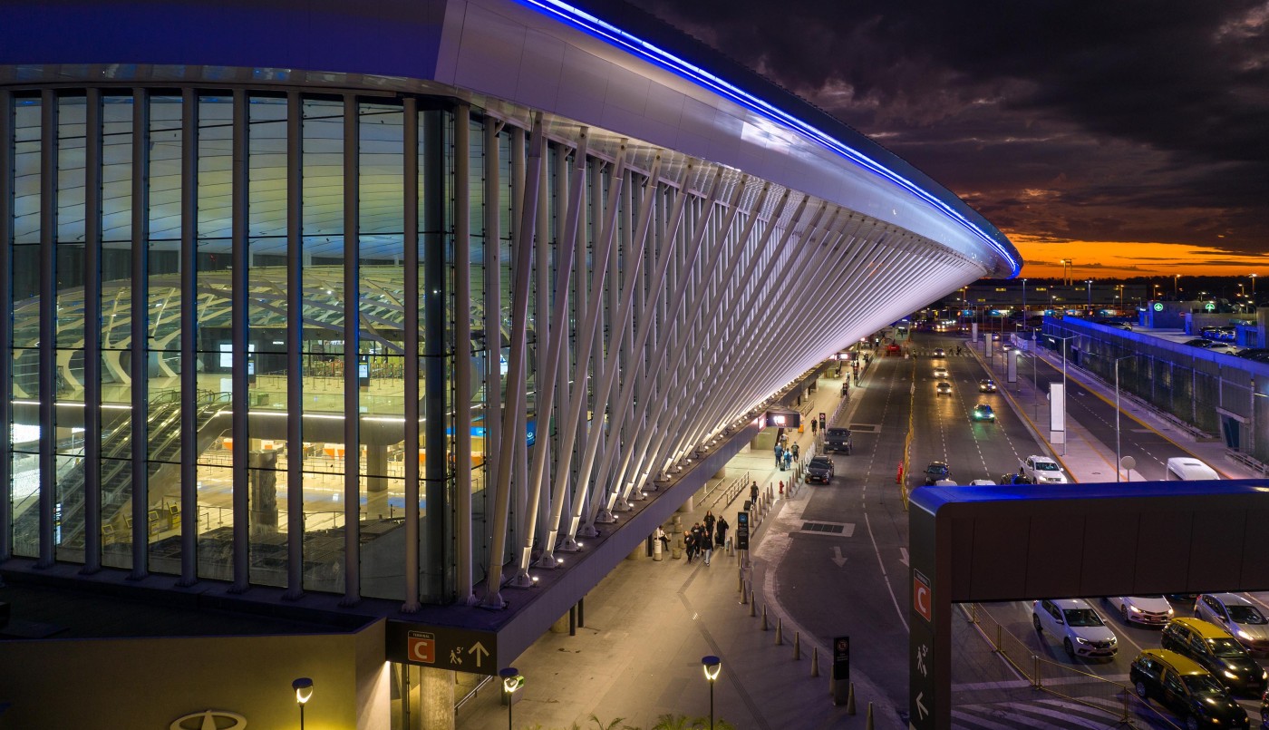 Ley ómnibus: viajeros podrán ingresar productos importados para uso personal sin pagar impuestos | Economía