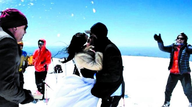 Una pareja de andinistas se casó a más de 3.700 metros de altura | Curiosidades