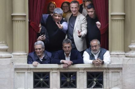 Massa se reunió con la CGT y se diferenció por el “apuro” de convocar un paro general contra Milei | Política