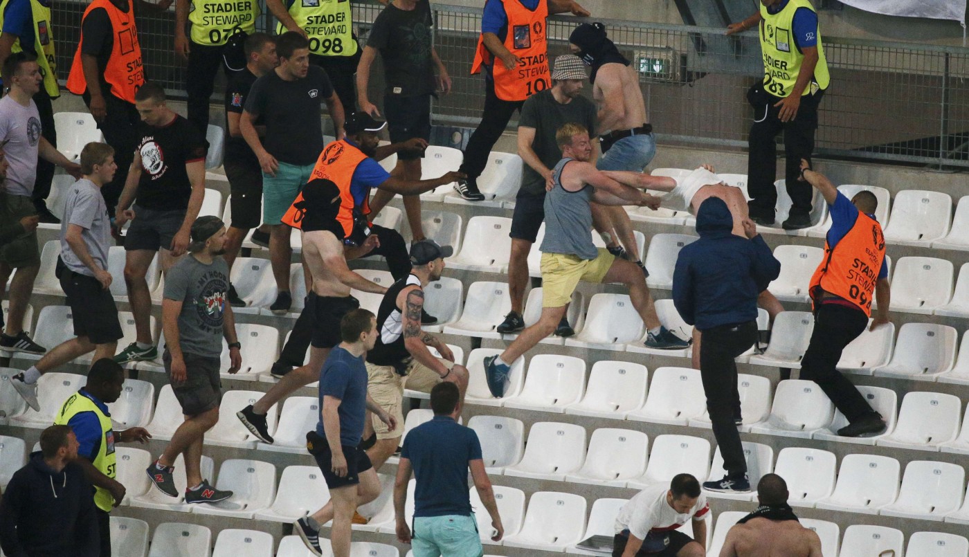 Incidentes en la Eurocopa: descalificaron a Rusia pero podrá seguir jugando | Deportes