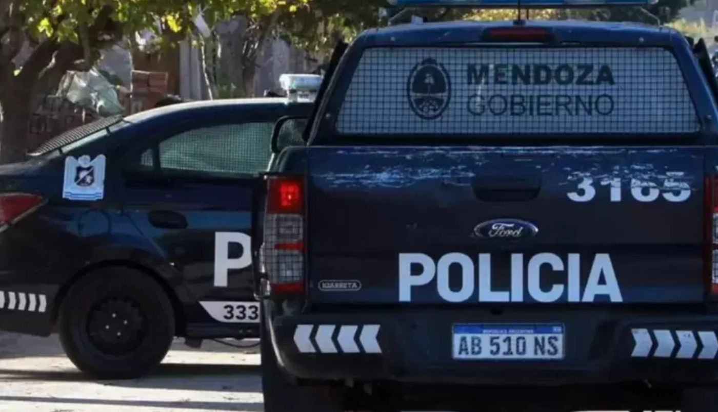 Insólito: un preso de Mendoza se escapó por un agujero del móvil policial | Actualidad