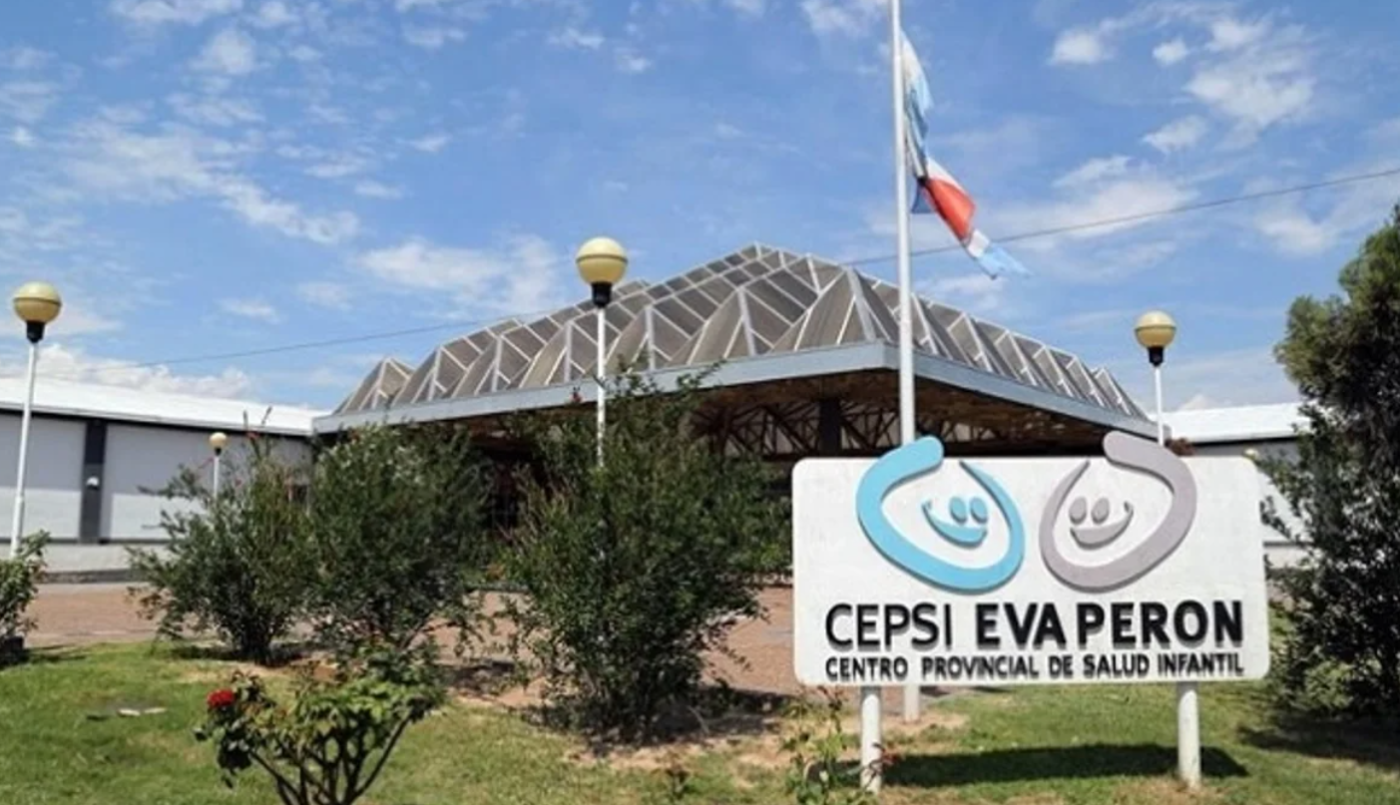 Mujer intentó incendiar el auto de su ex y le produjo quemaduras a su propio bebé: está grave | Actualidad