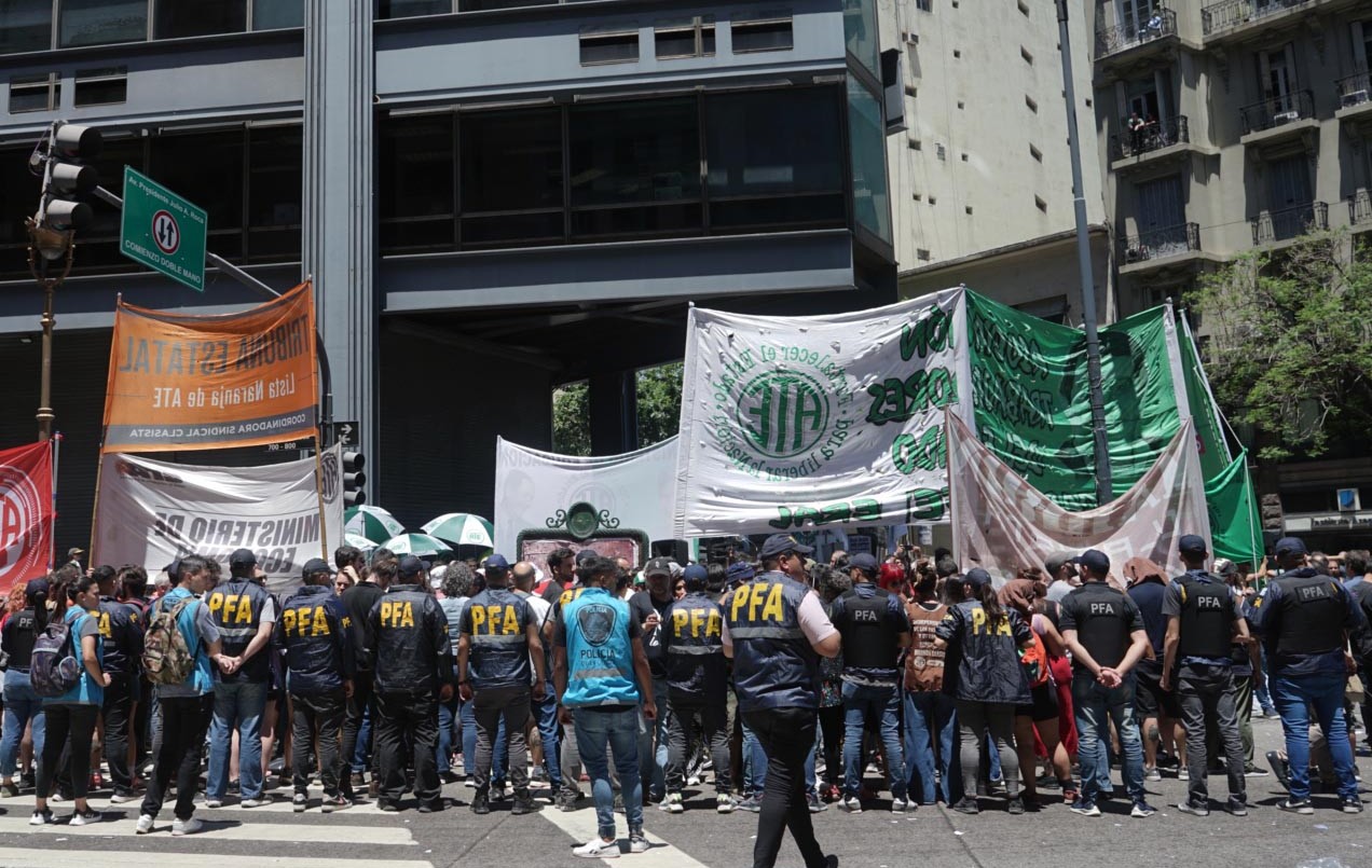 ATE desafía al Gobierno: "No necesitamos permiso de los explotadores para parar" | Política