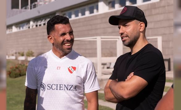 Agüero se reencontró con Tevez y visitó la práctica de Independiente | Deportes